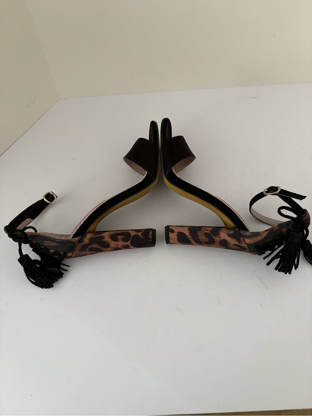 Betsey Johnson Rakko Leopard Print Block Heels. Black suede strap/tassels. Sz.6 - Picture 10 of 14